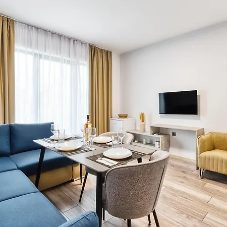 Апартаменти Marina Bay Kraymorie