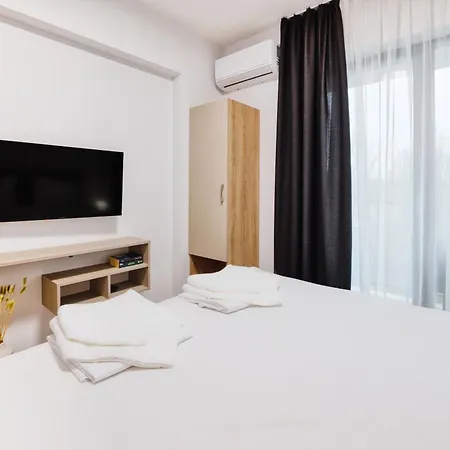 Апартаменти Marina Bay Kraymorie *